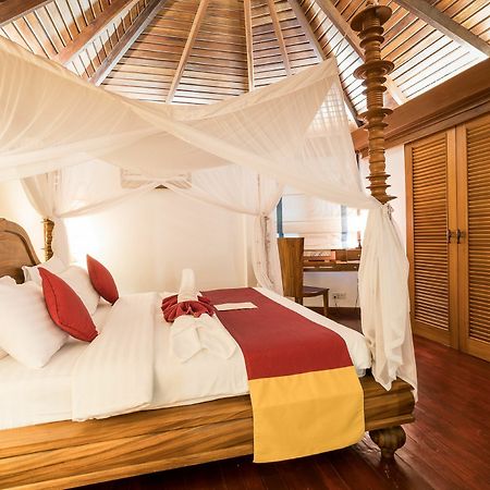 ออเรียม พาเลซ โฮเต็ล แอนด์ รีสอร์ต Hotel งาปาลิ ภายนอก รูปภาพ