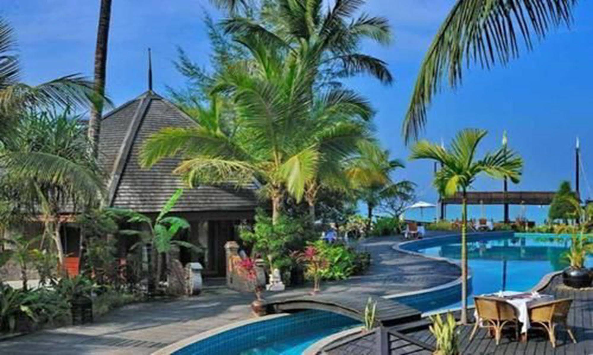 ออเรียม พาเลซ โฮเต็ล แอนด์ รีสอร์ต Hotel งาปาลิ ภายนอก รูปภาพ